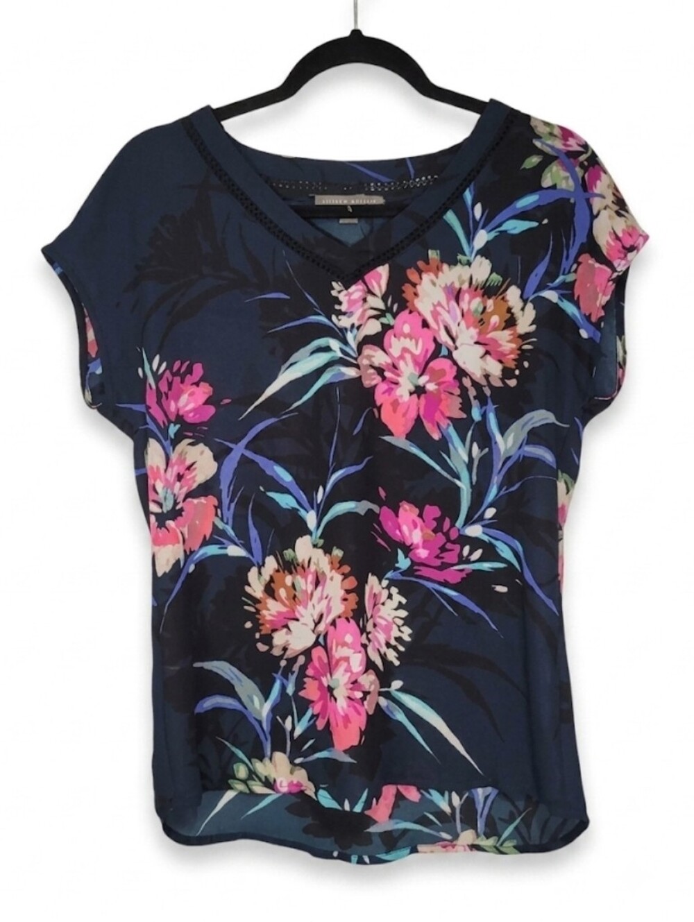 Valerie Stevens‎ navy floral blouse